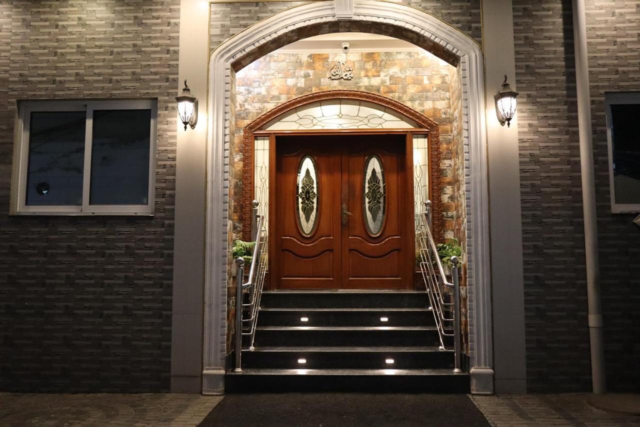 Hayyat Luxury Hotel Suites Лахор Екстериор снимка