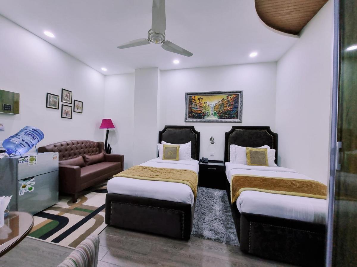 Hayyat Luxury Hotel Suites Лахор Екстериор снимка