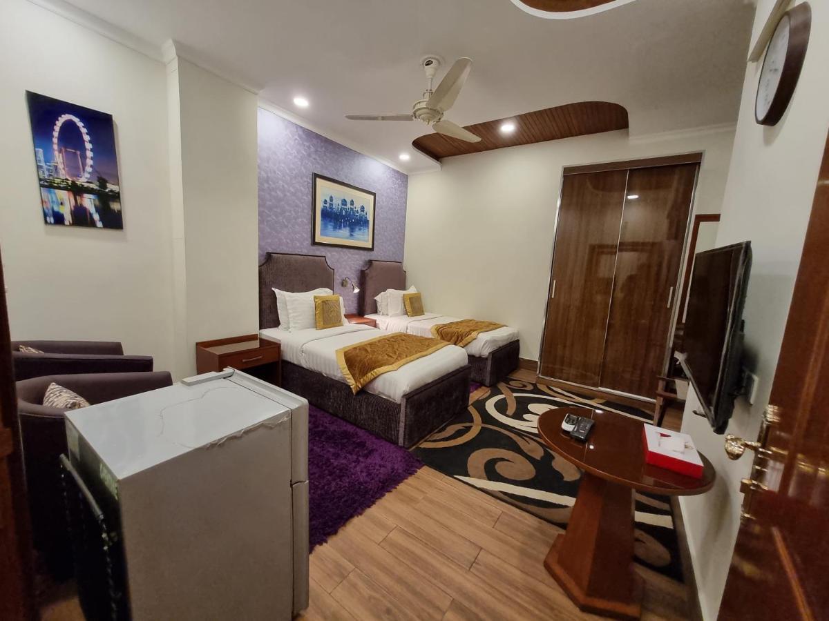 Hayyat Luxury Hotel Suites Лахор Екстериор снимка