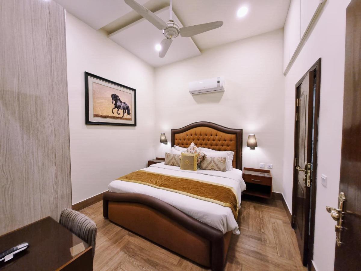 Hayyat Luxury Hotel Suites Лахор Екстериор снимка